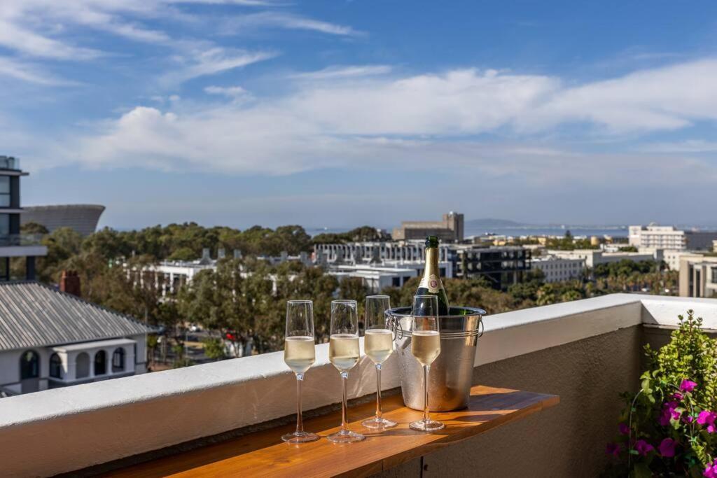 Greenpoint Emerald * Cape Town